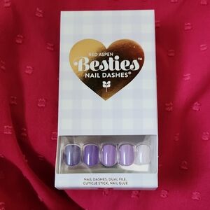NIB Red Aspen Besties Nail Dashes Set